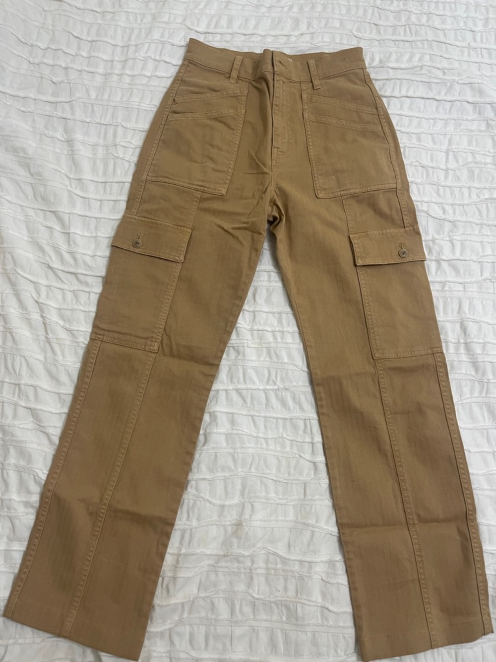 Madewell 90’s Straight Leg Cargo Pants in Sand Dune Size 25, Petite Inseam